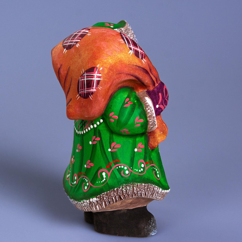 Hand-Carved Wooden Santa Claus Figurine: 6" Holiday Decor