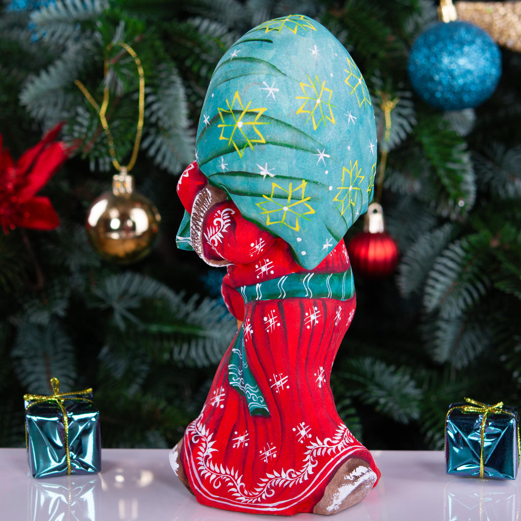 Hand-Carved Wooden Santa Claus Figurine: Holiday Home Decor
