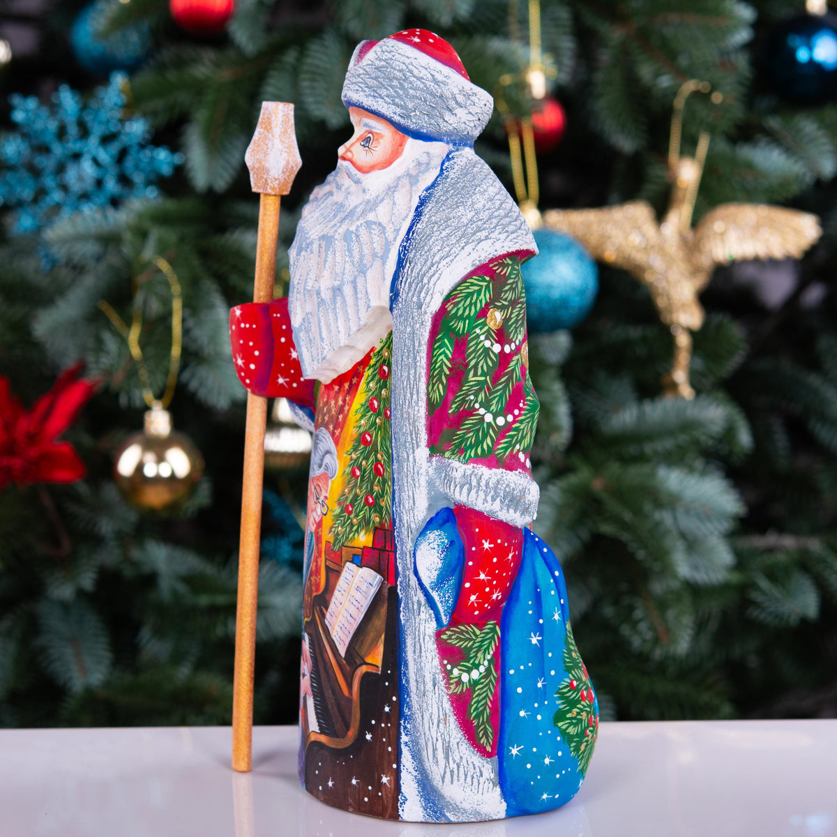 Hand Carved Wooden Santa Claus Figurine: Folk Art Christmas Decor
