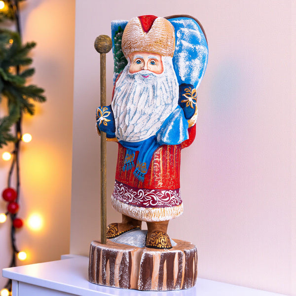 Hand-Carved Wooden Santa Claus Figurine: Collectible Christmas Decor